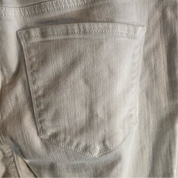 NOT YOUR DAUGHTER’S JEANS NYDJ Sz 6 Jeans Flower Cut Outs Hem Straight Leg - Picture 8 of 11